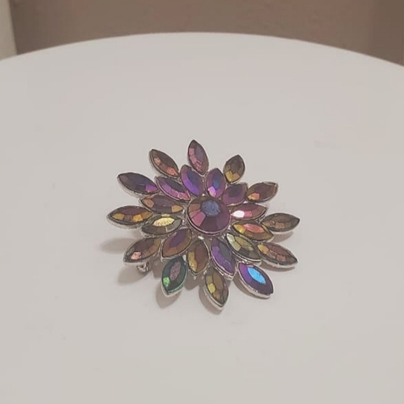 Purple Brooch Pin Iradescent Starburst Flower pin. 🌴 - Picture 5 of 6